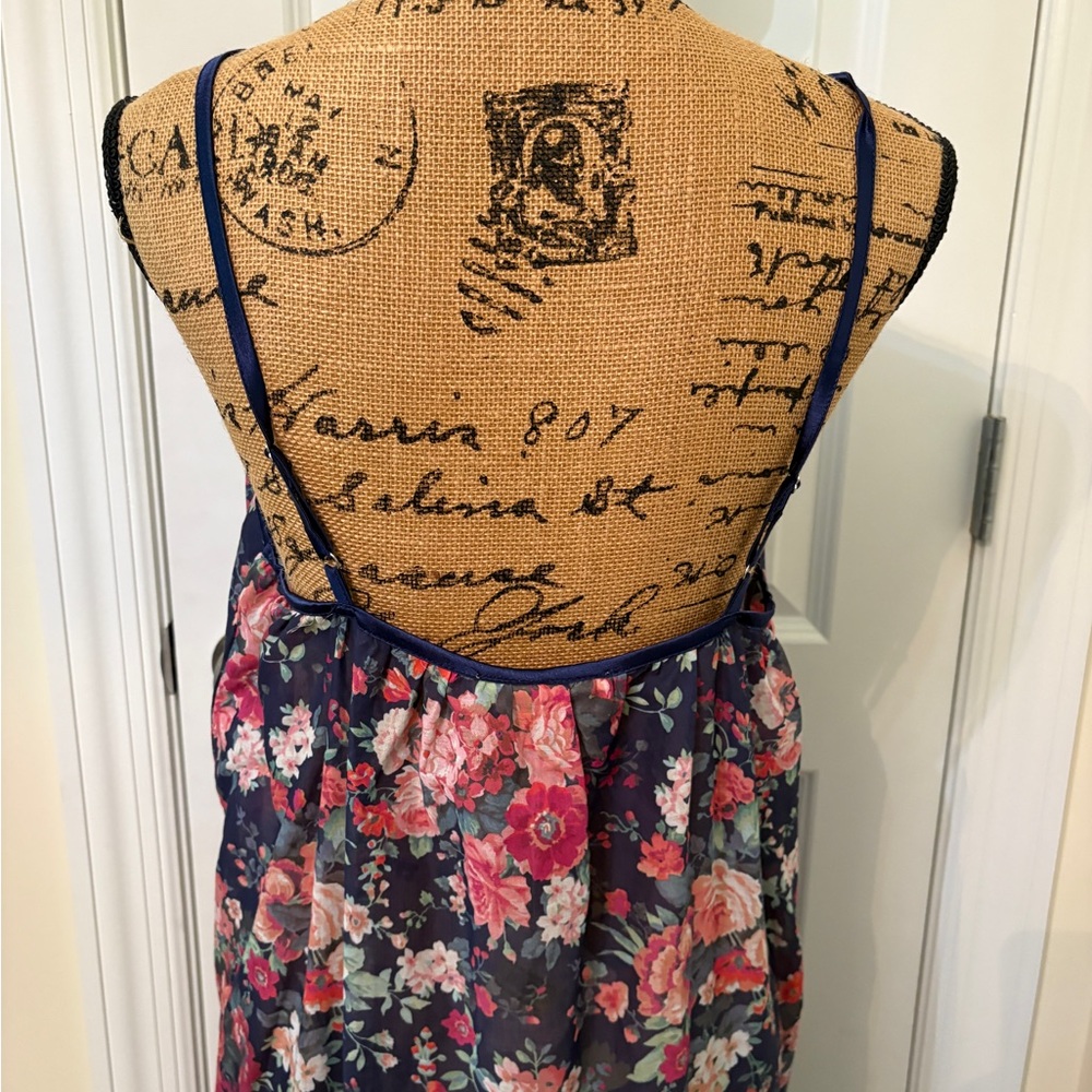 Papinelle Women's Robe and nightgown set. - Picture 7 of 16